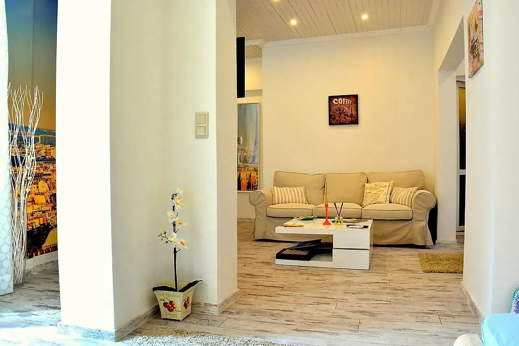 William Gladstone Apartment ソフィア